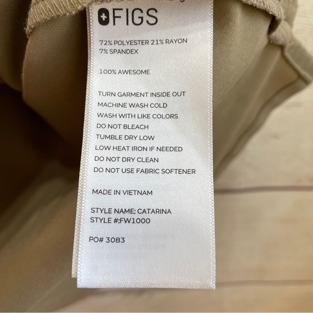 FIGS CATARINA SCRUB TOP IN KHAKI - Picture 6 of 6